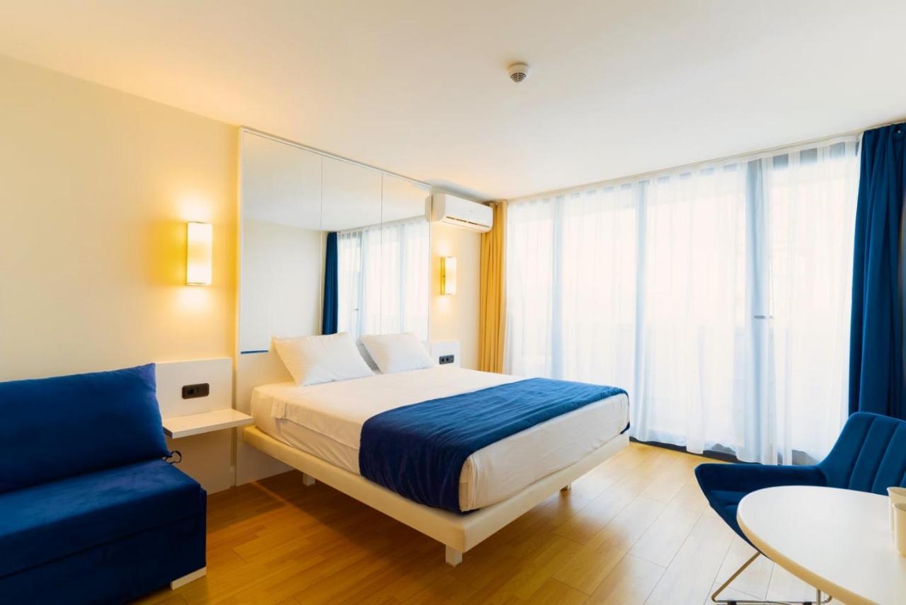 Batumi Beach Side & Sea View Aparthotel Kültér fotó