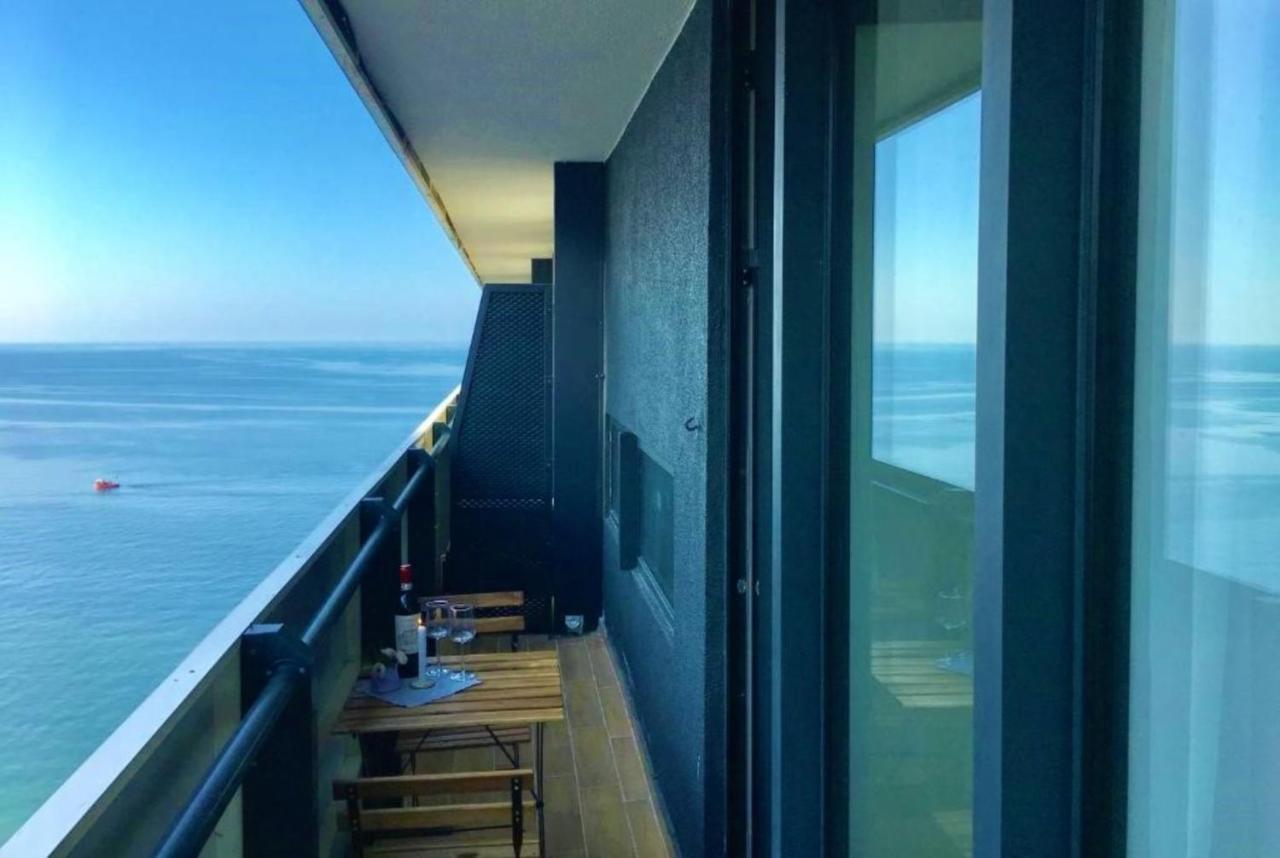 Batumi Beach Side & Sea View Aparthotel Kültér fotó