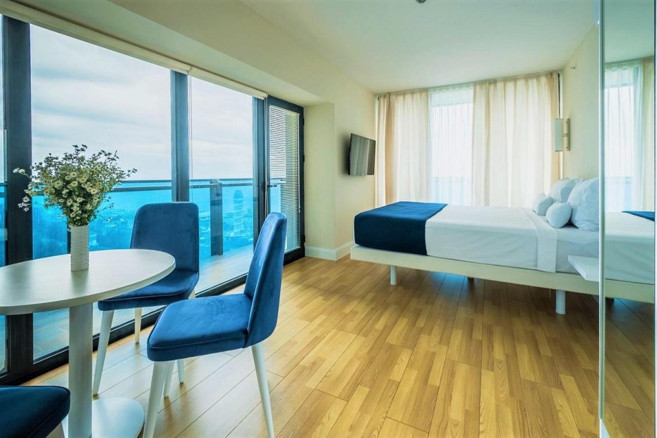 Batumi Beach Side & Sea View Aparthotel Kültér fotó